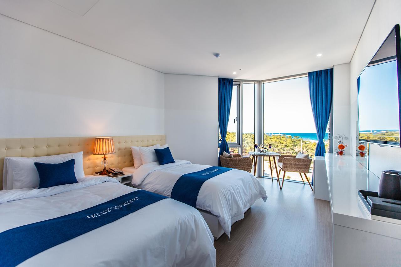 Blue Spring Hotel Jeju Eksteriør billede